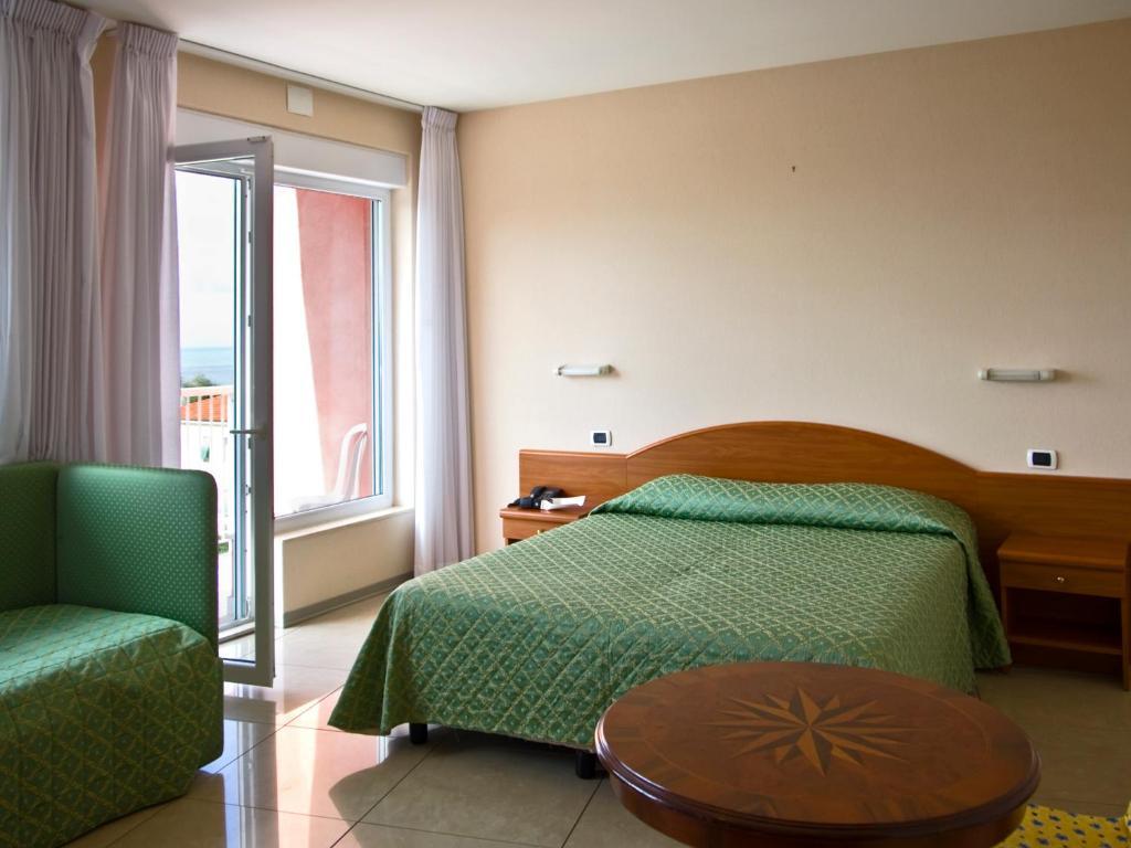 Hotel Cristallo Lerici Zimmer foto