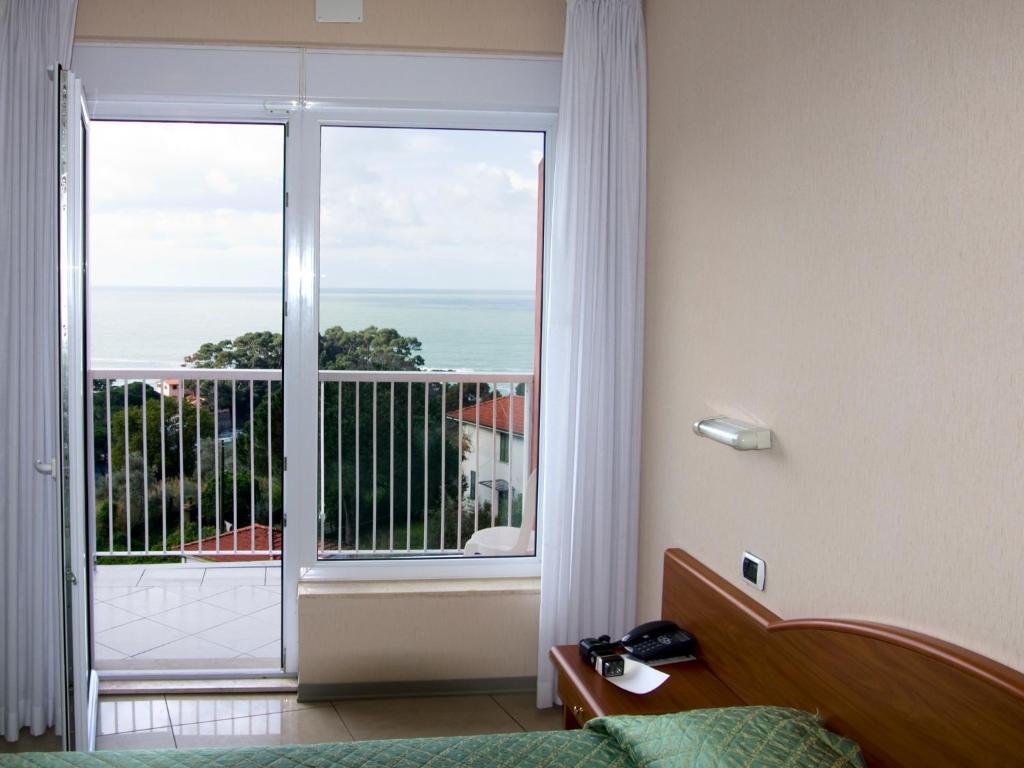 Hotel Cristallo Lerici Zimmer foto